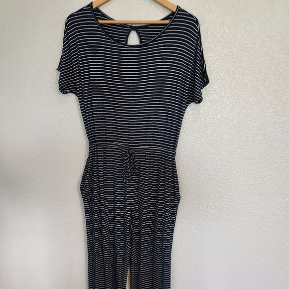 🔴3/$20 Daisy Navy White Striped Pants Romper Size L - Picture 1 of 13